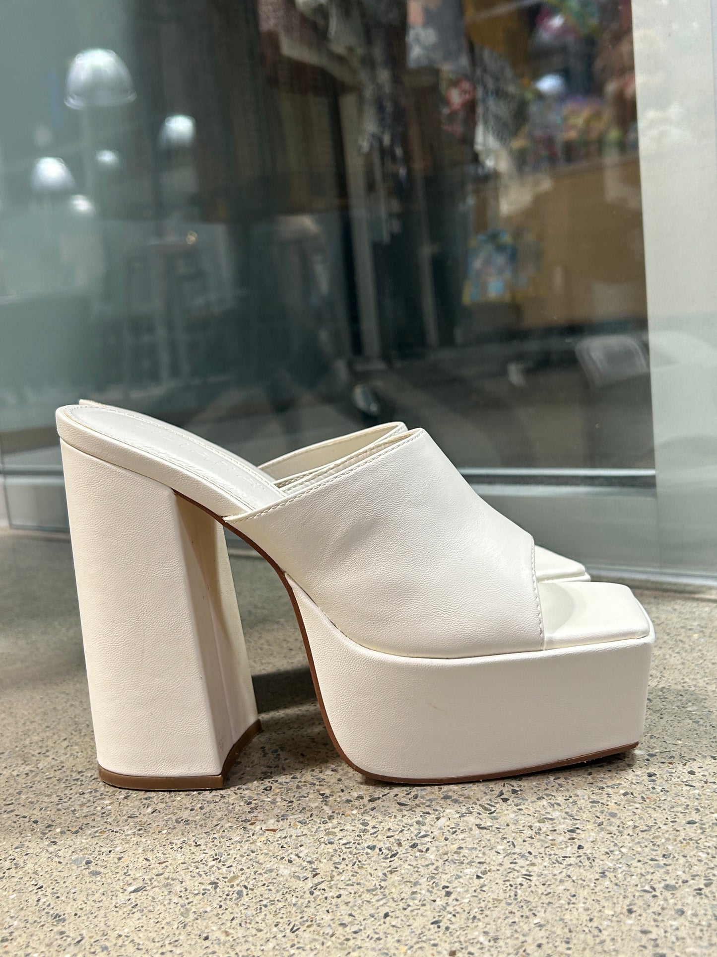 White leather chunky heel mules