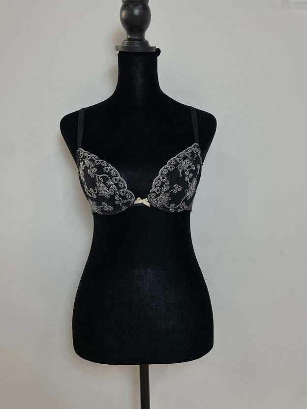 Black and White Floral Pattern Stitching Bra
