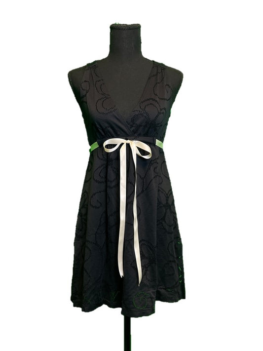 Black w Flower Eyelets and White Ribbon