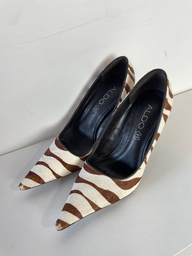 Brown Zebra Print Heels w/ Matching Convertible Clutch Purse