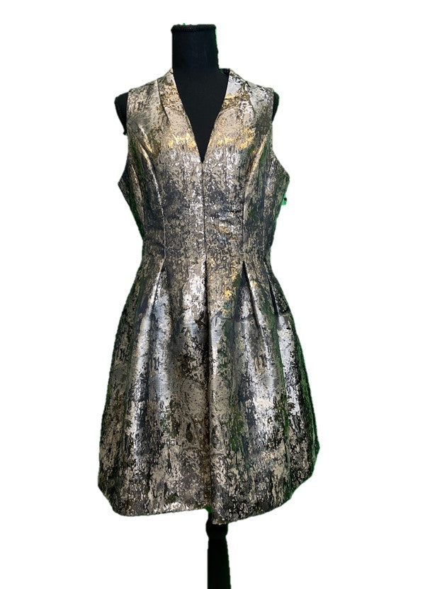 vince camuto gold dress Vince Camuto Women's Sleeveless Metallic Maxi Dress
