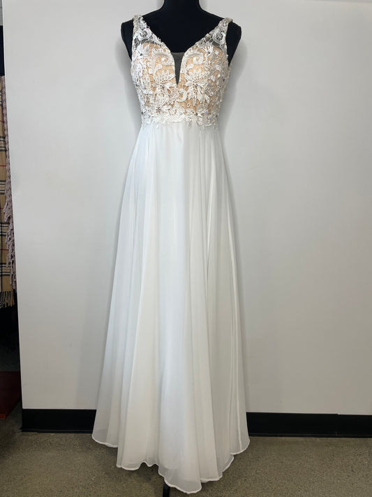 V neck lace top gown