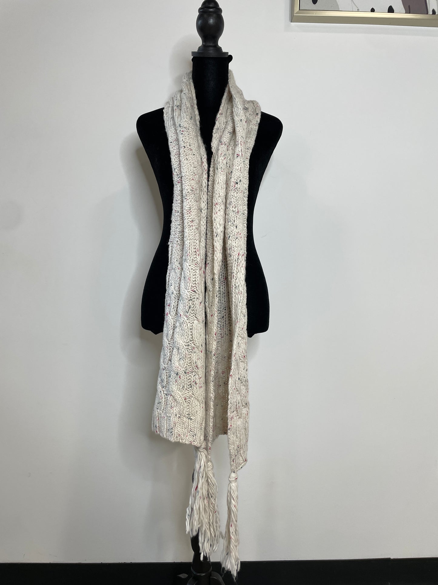 Cable knit scarf