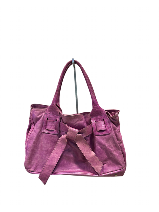 Magenta handbag with bow detail