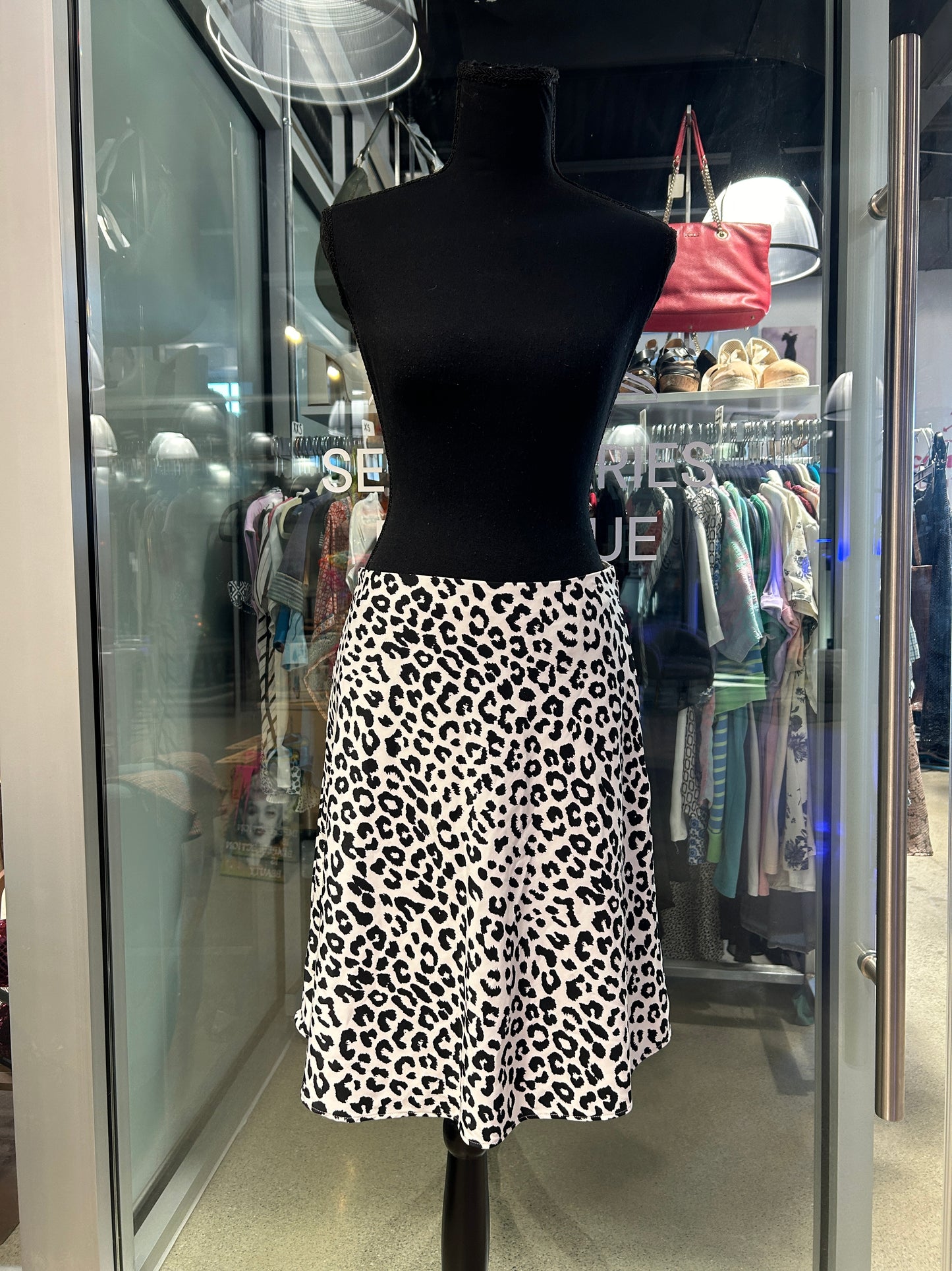 Black & white leopard print midi skirt