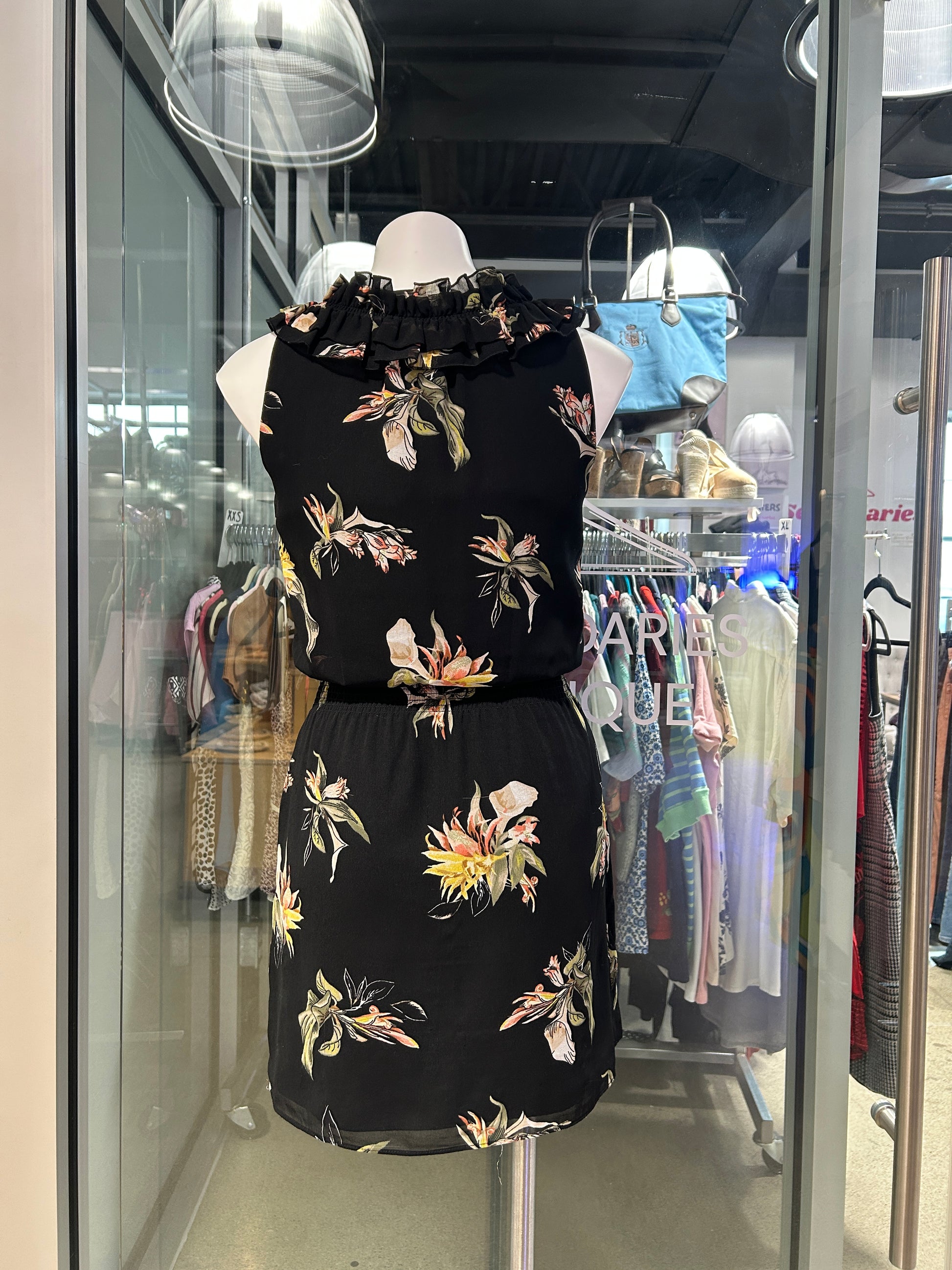 White House Black Market” Floral Mini Dress – Secondaries Boutique