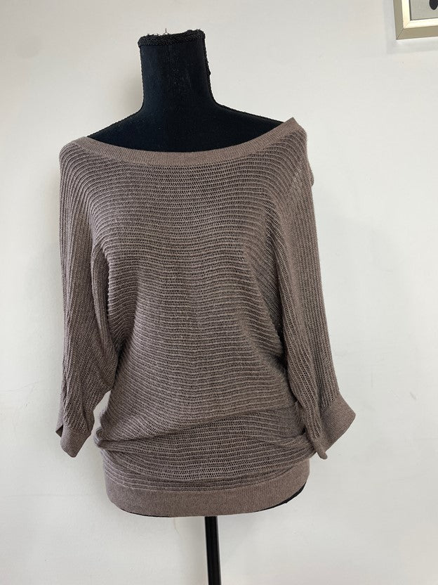 Hole- Knit Brown Quarter Sleeve Top