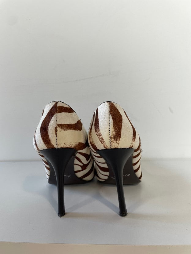 Brown Zebra Print Heels w/ Matching Convertible Clutch Purse