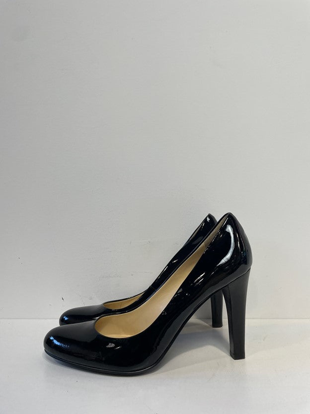 Patent Leather Rounded Toe Pumps